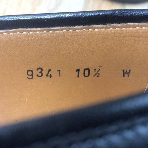 Magnanni Kiltie Tassel Black Leather Loafers - Picture 10 of 10